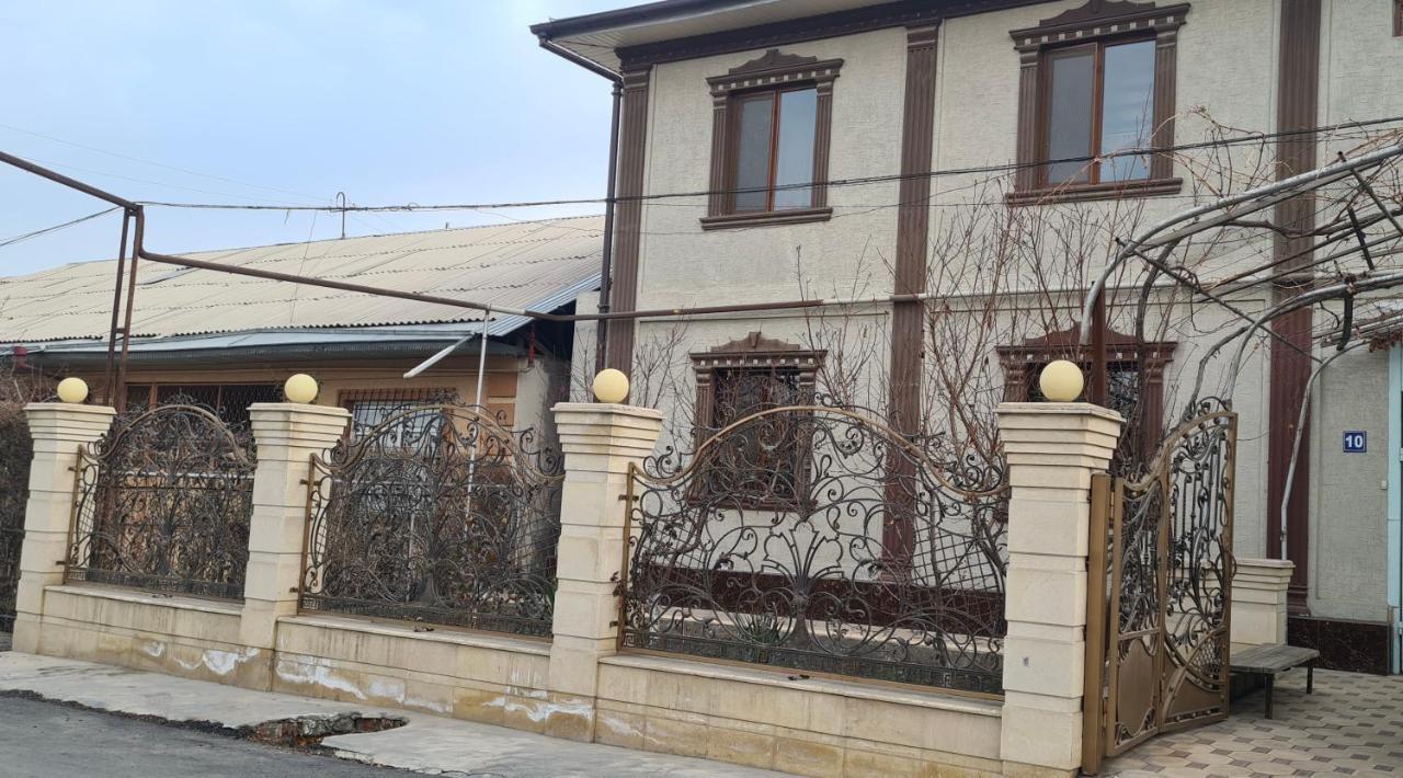 Auberge de jeunesse Sultan Saray à Och Extérieur photo