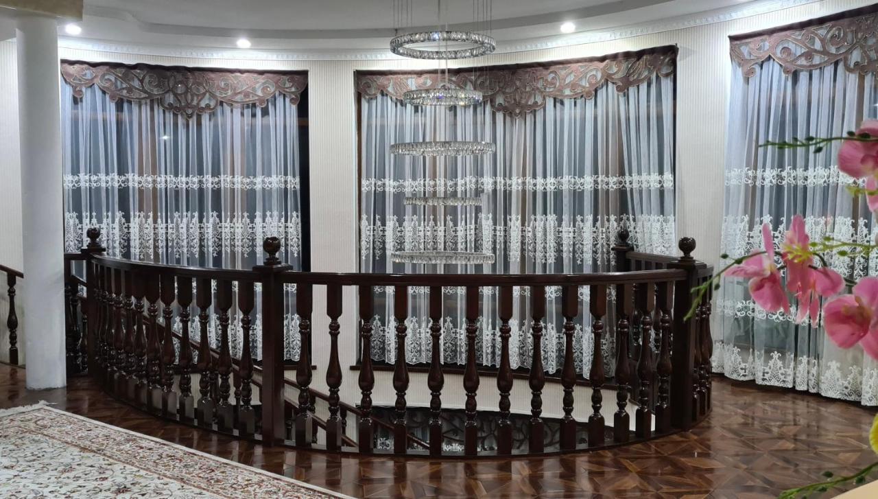 Auberge de jeunesse Sultan Saray à Och Extérieur photo