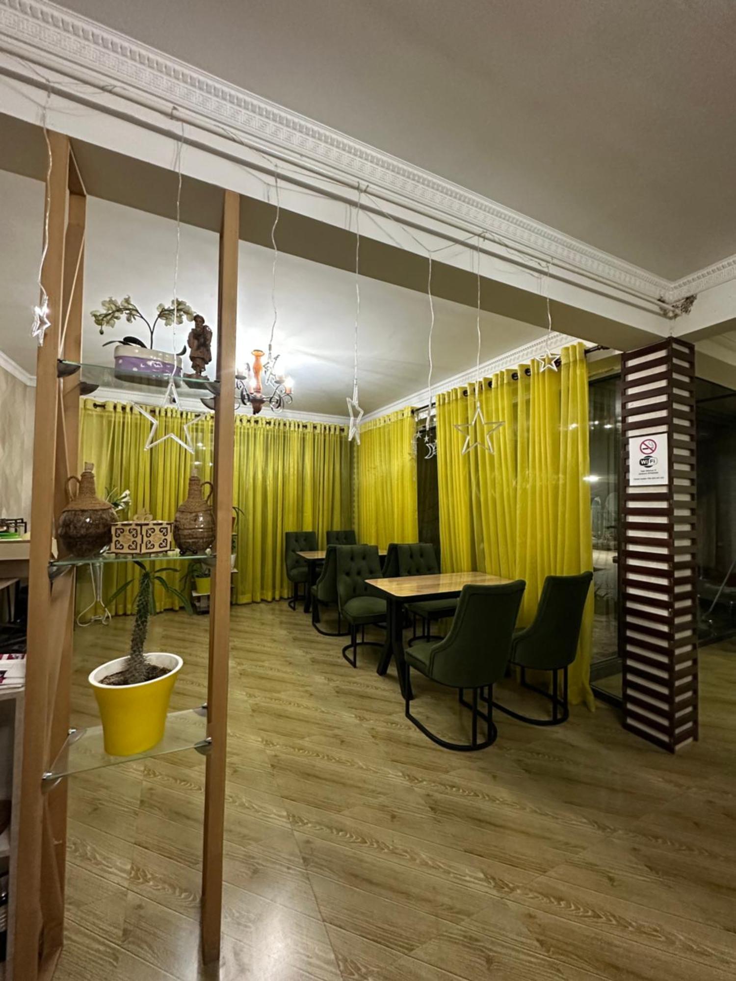 Auberge de jeunesse Sultan Saray à Och Extérieur photo