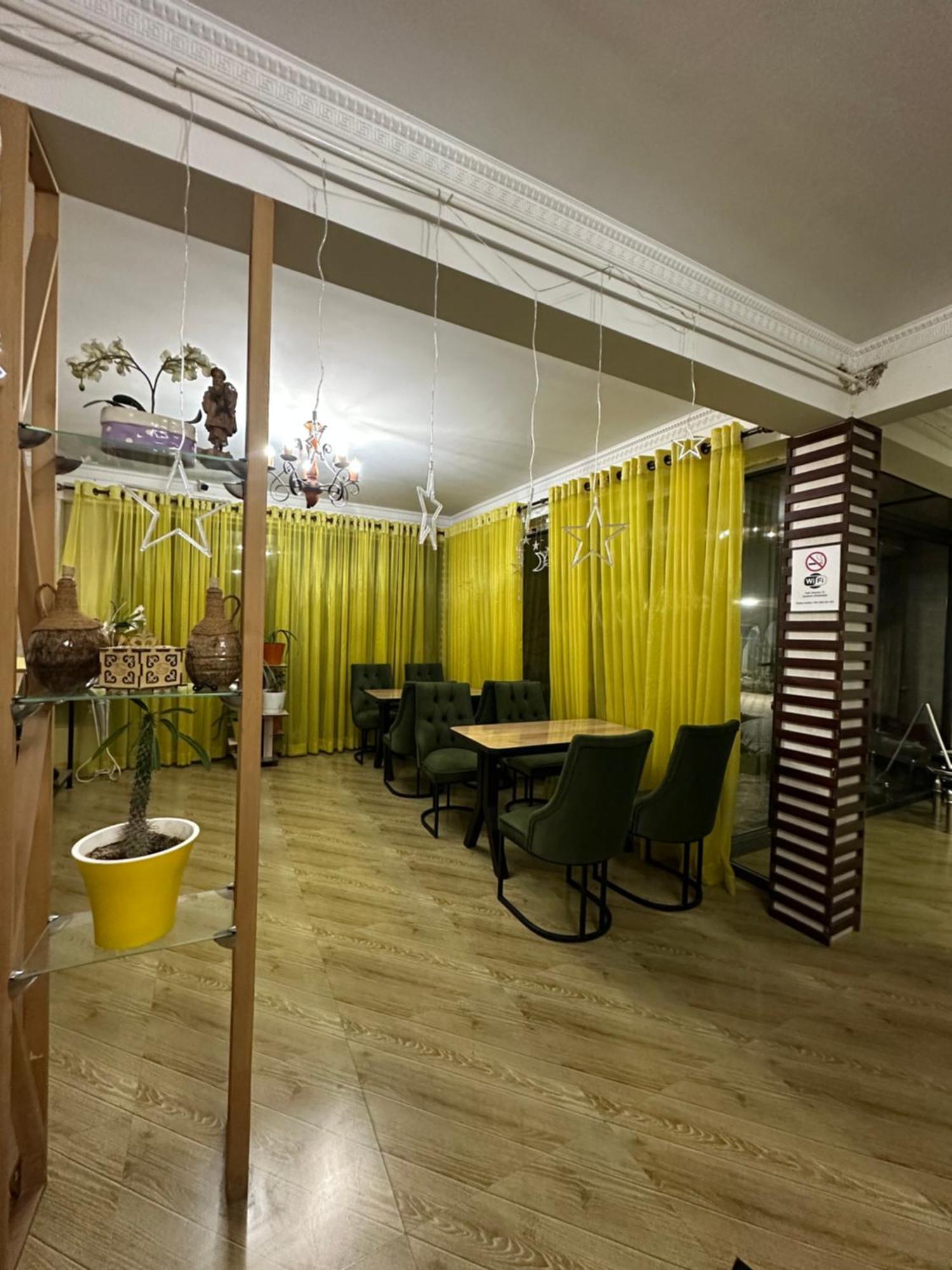 Auberge de jeunesse Sultan Saray à Och Extérieur photo