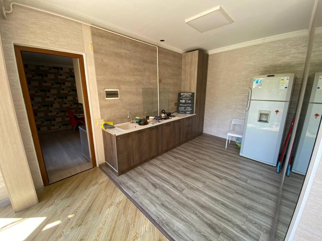 Auberge de jeunesse Sultan Saray à Och Extérieur photo