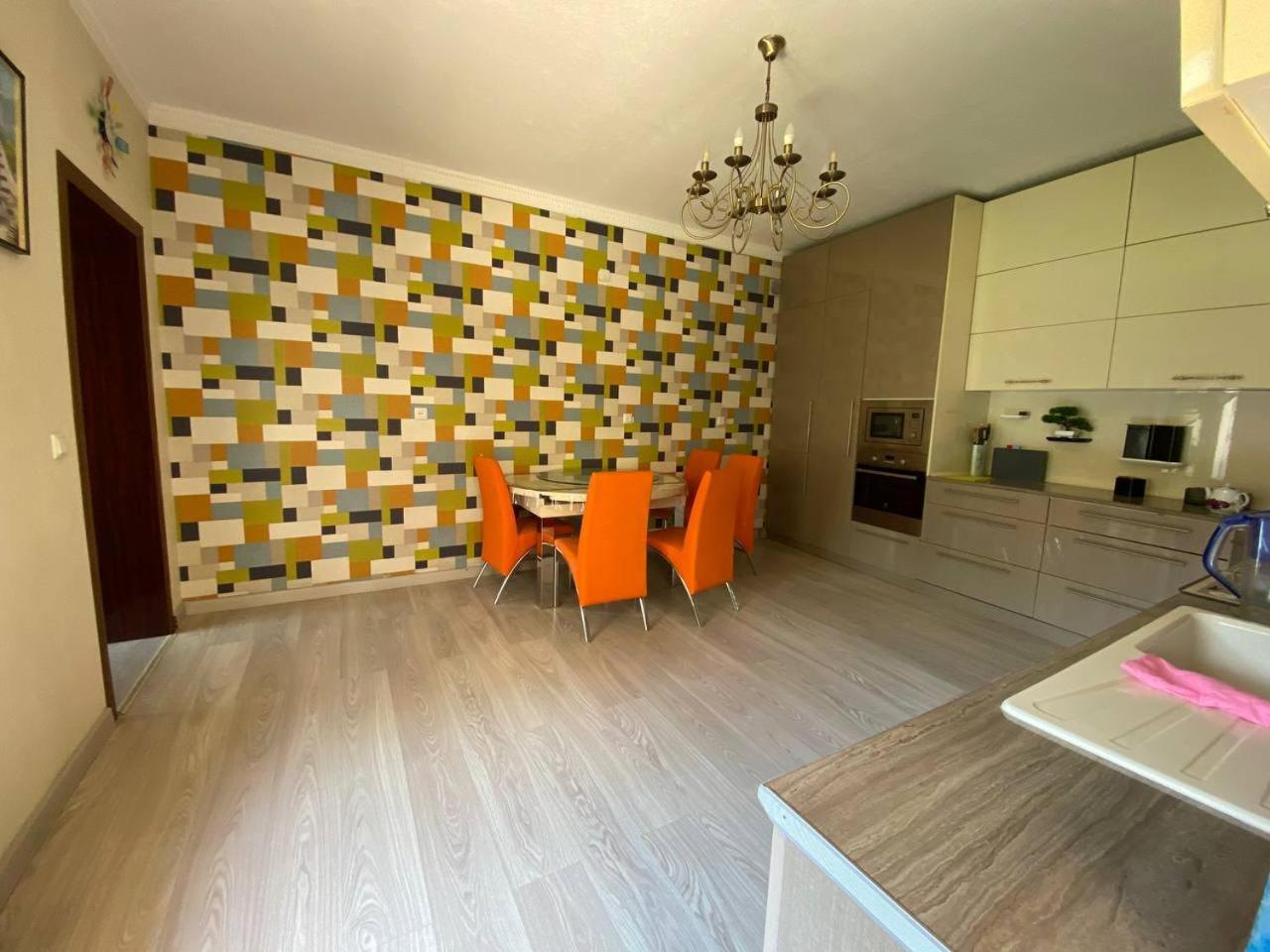 Auberge de jeunesse Sultan Saray à Och Extérieur photo