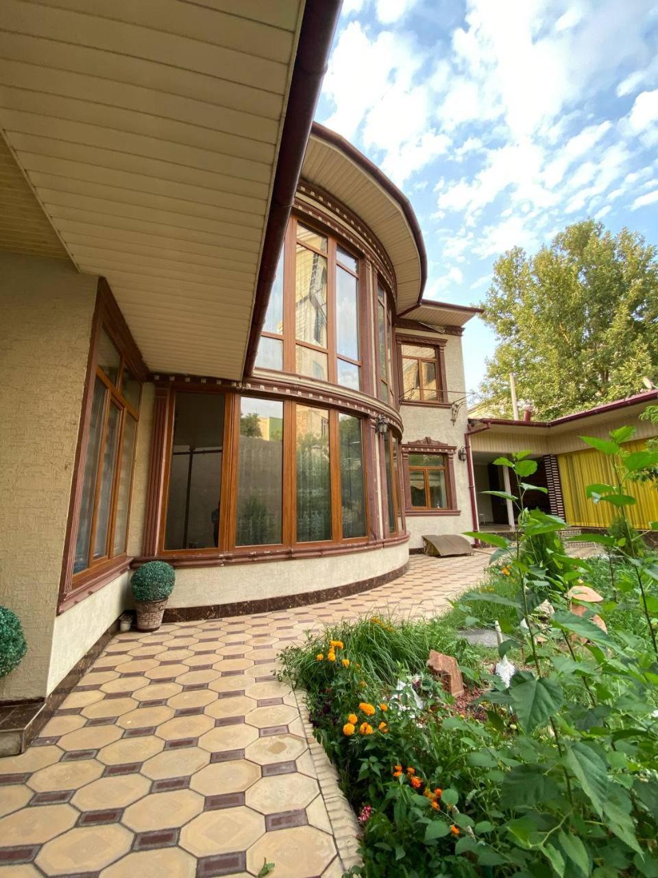 Auberge de jeunesse Sultan Saray à Och Extérieur photo