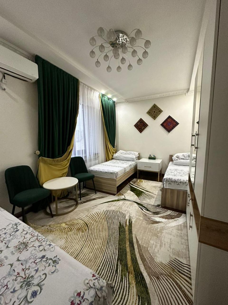 Auberge de jeunesse Sultan Saray à Och Extérieur photo