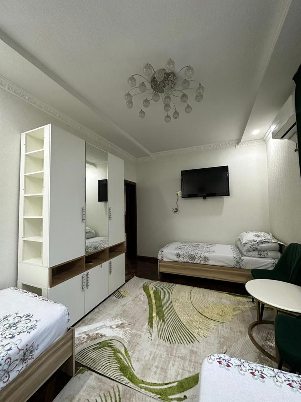 Auberge de jeunesse Sultan Saray à Och Extérieur photo