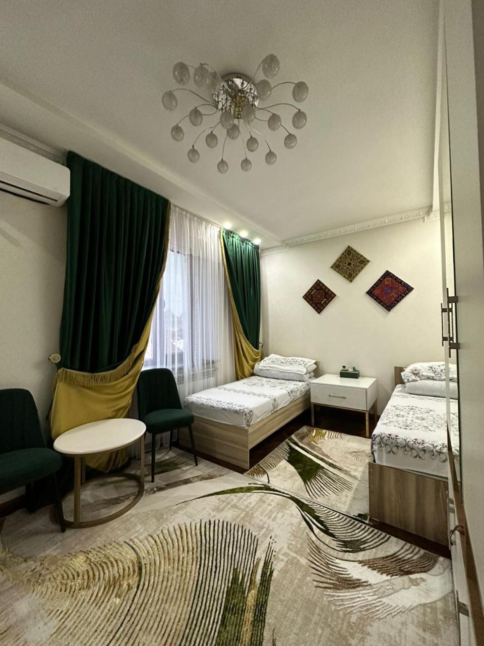 Auberge de jeunesse Sultan Saray à Och Extérieur photo