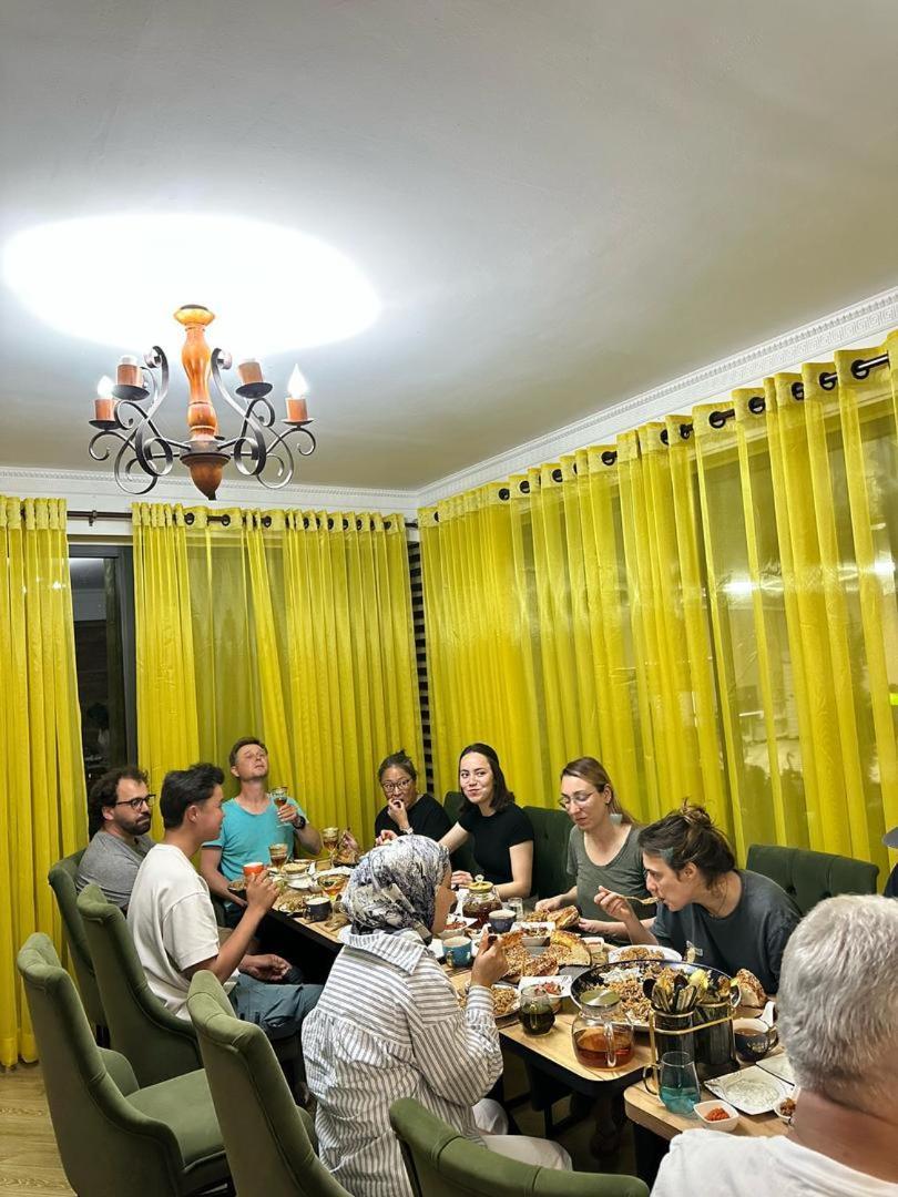 Auberge de jeunesse Sultan Saray à Och Extérieur photo