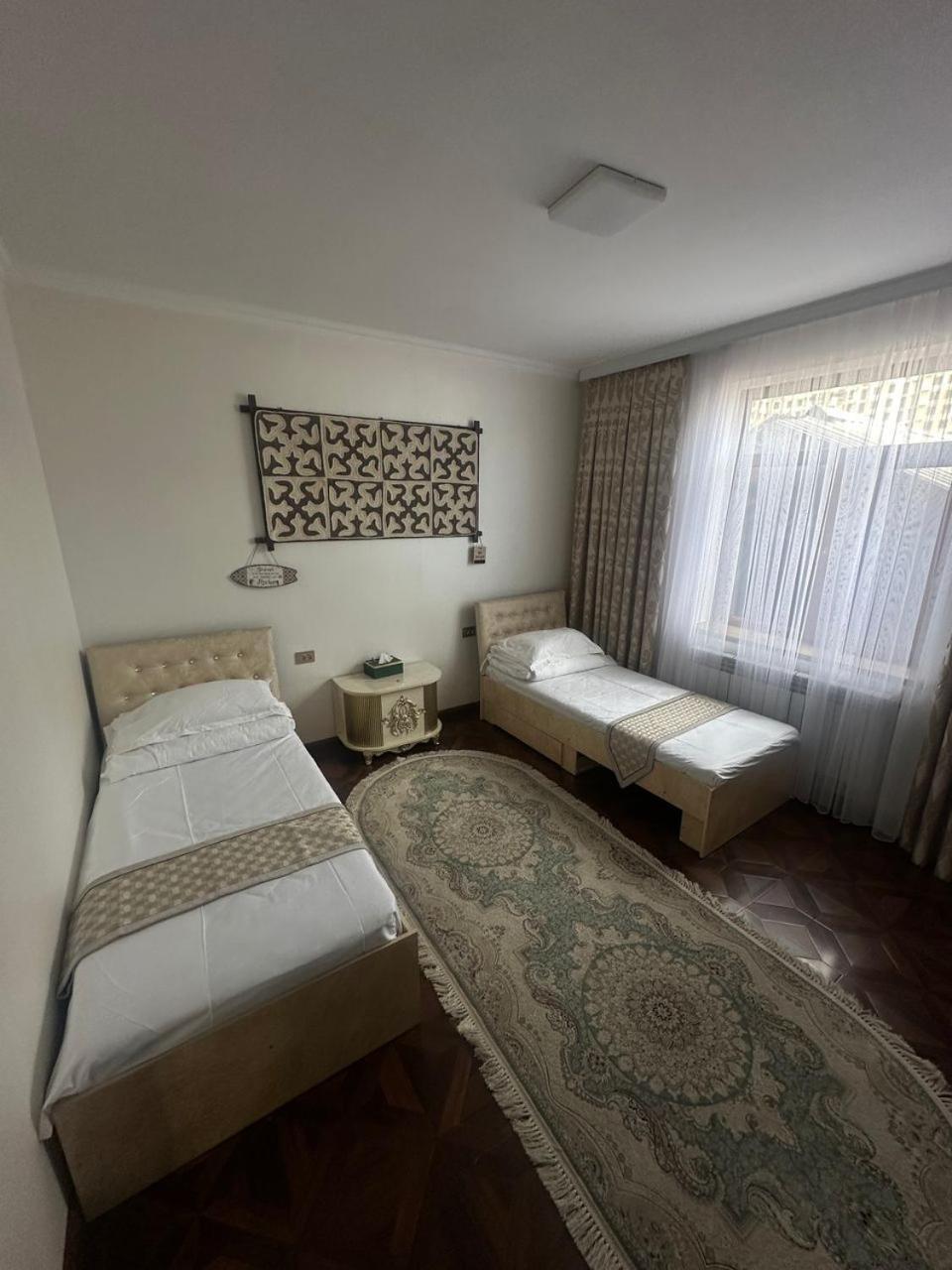 Auberge de jeunesse Sultan Saray à Och Extérieur photo