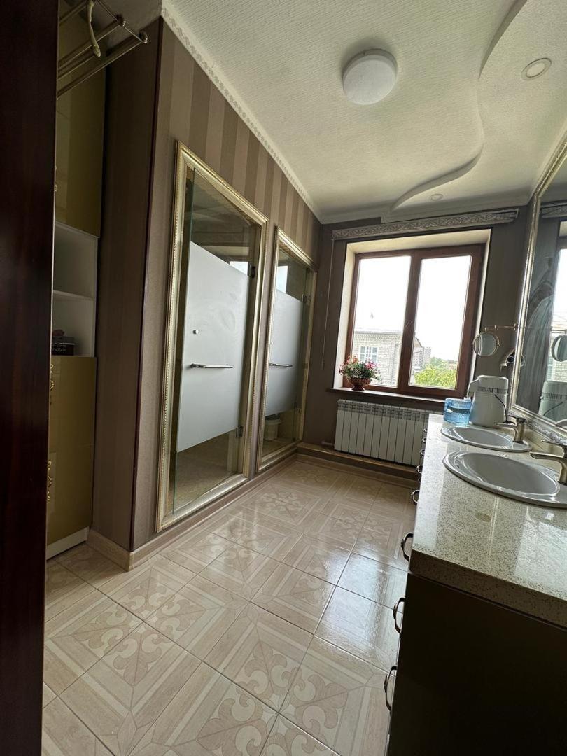 Auberge de jeunesse Sultan Saray à Och Extérieur photo
