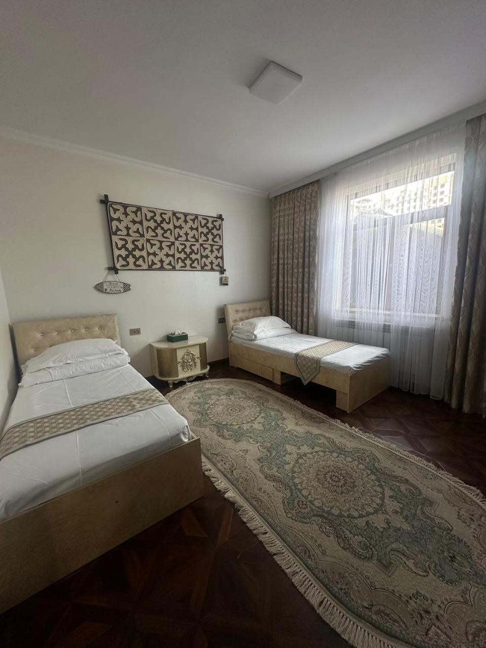 Auberge de jeunesse Sultan Saray à Och Extérieur photo