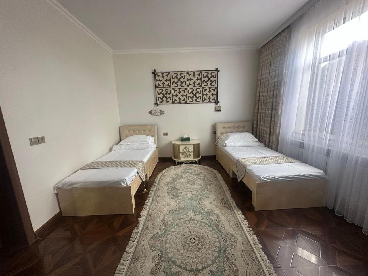 Auberge de jeunesse Sultan Saray à Och Extérieur photo