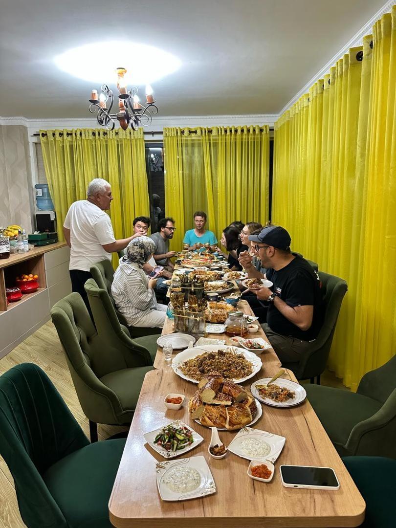 Auberge de jeunesse Sultan Saray à Och Extérieur photo