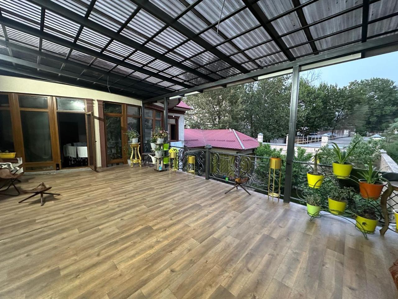 Auberge de jeunesse Sultan Saray à Och Extérieur photo