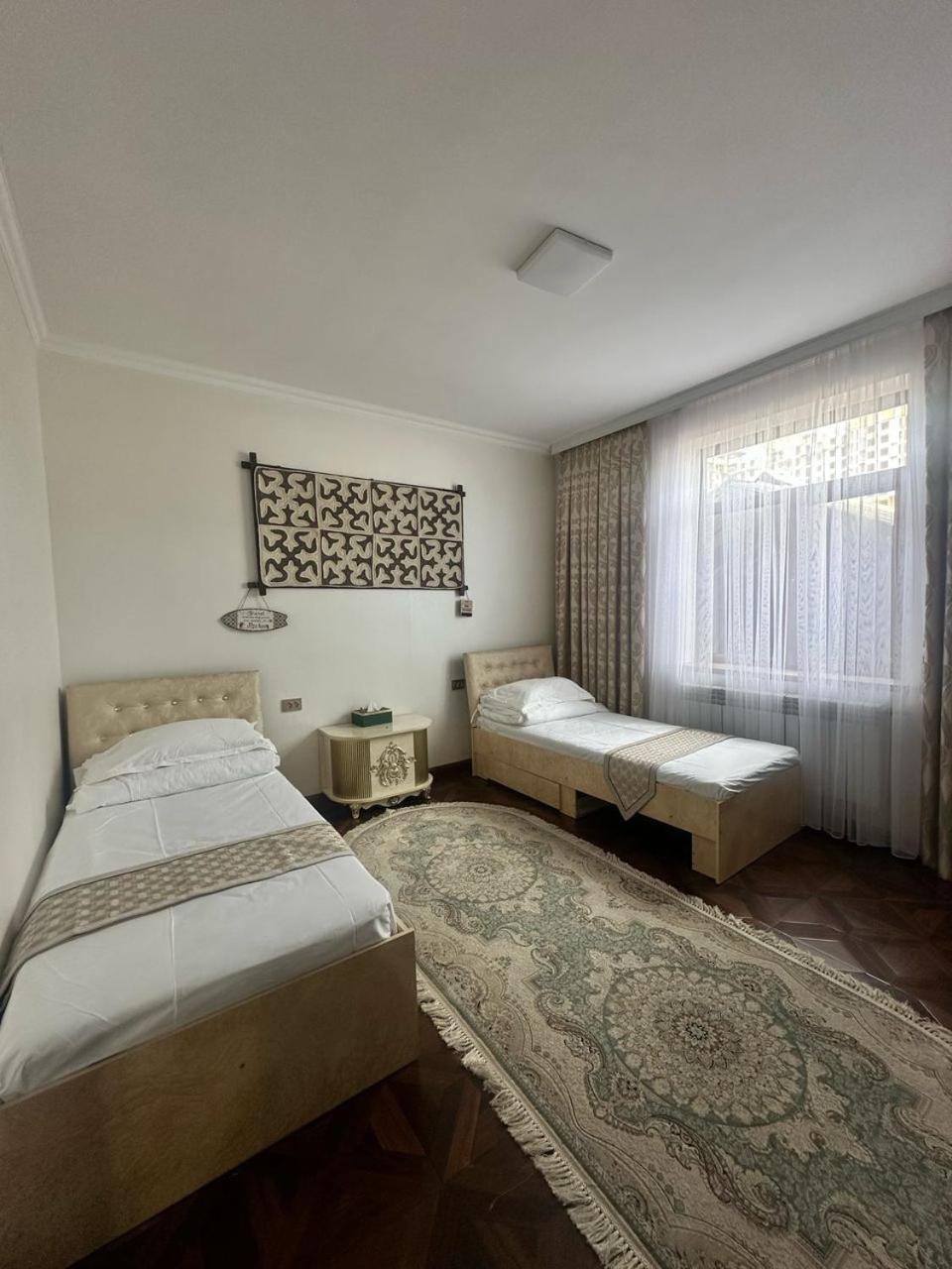 Auberge de jeunesse Sultan Saray à Och Extérieur photo