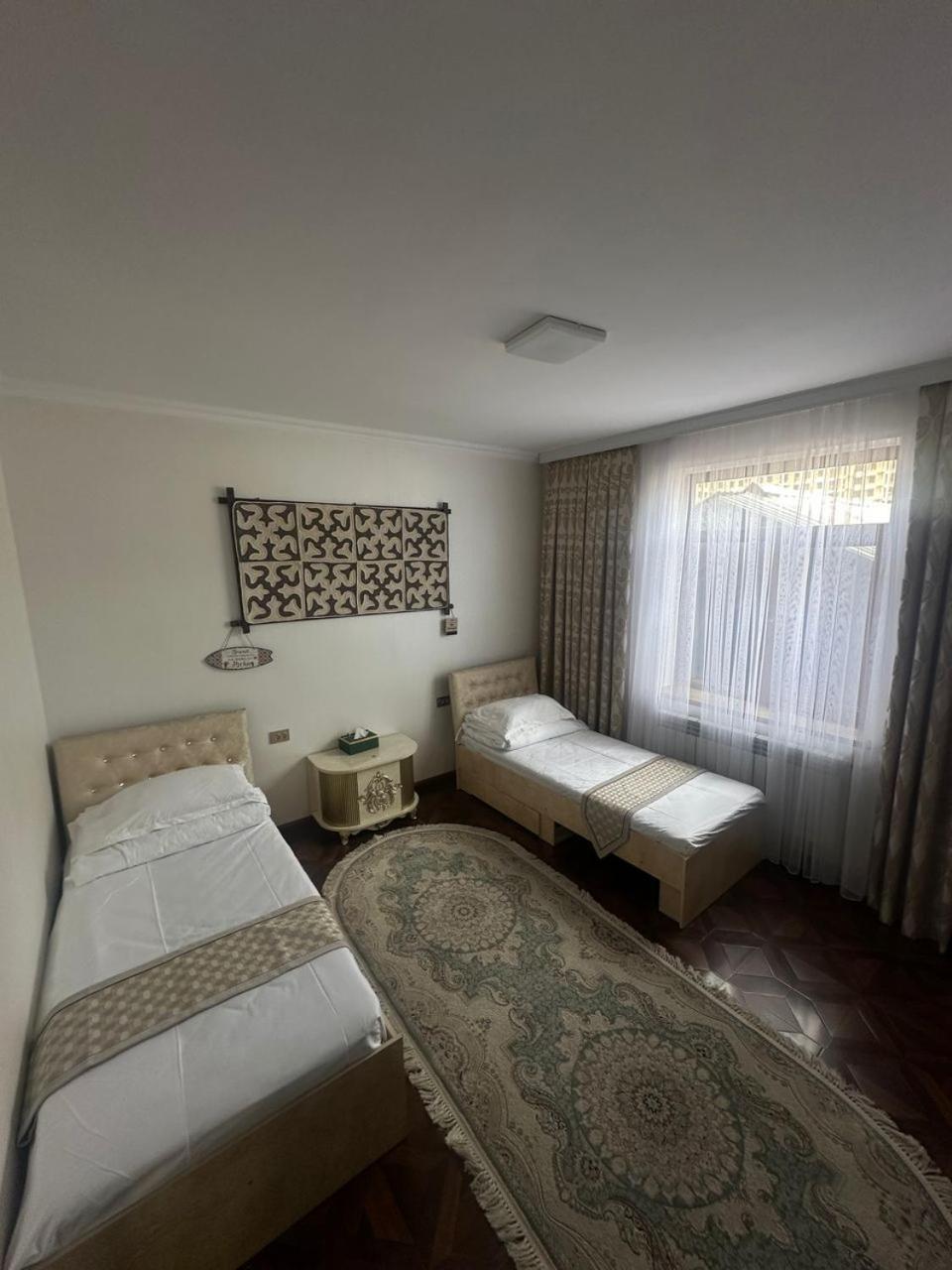 Auberge de jeunesse Sultan Saray à Och Extérieur photo