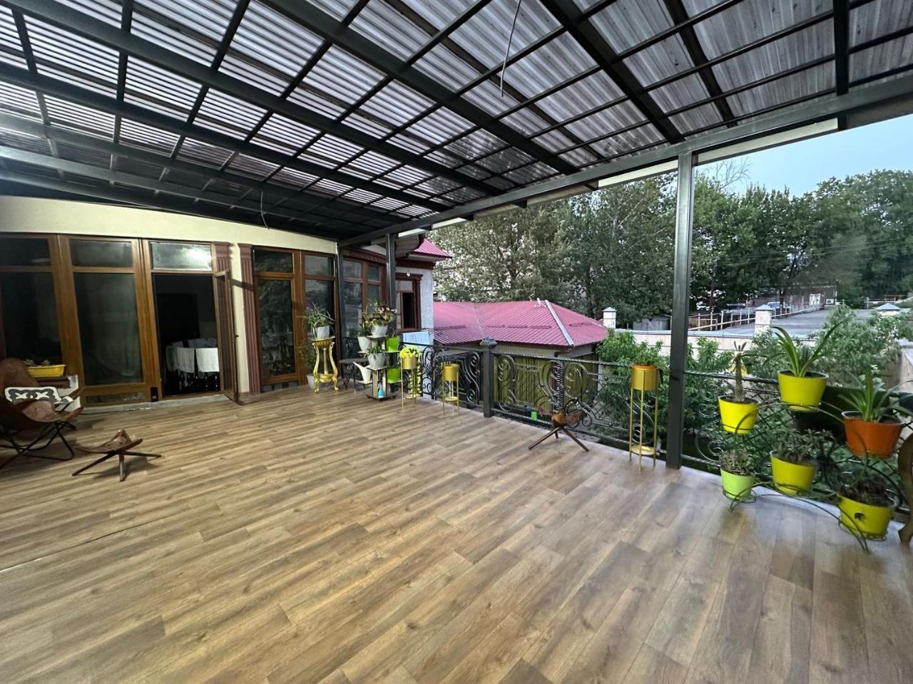 Auberge de jeunesse Sultan Saray à Och Extérieur photo