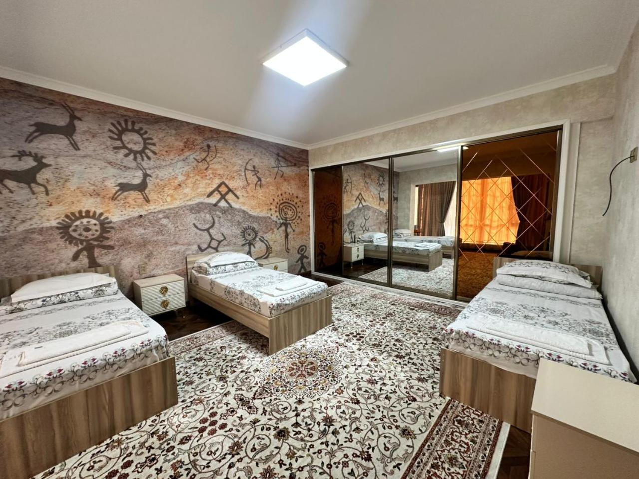 Auberge de jeunesse Sultan Saray à Och Extérieur photo