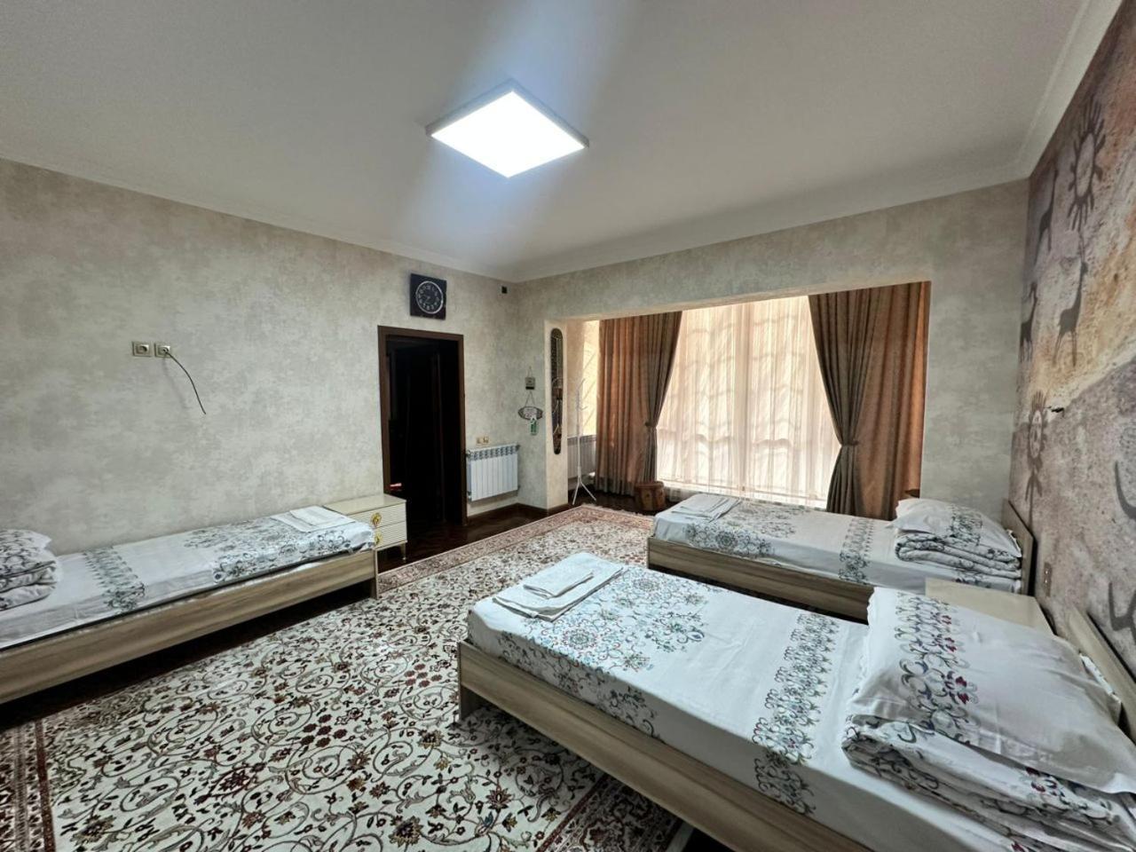 Auberge de jeunesse Sultan Saray à Och Extérieur photo